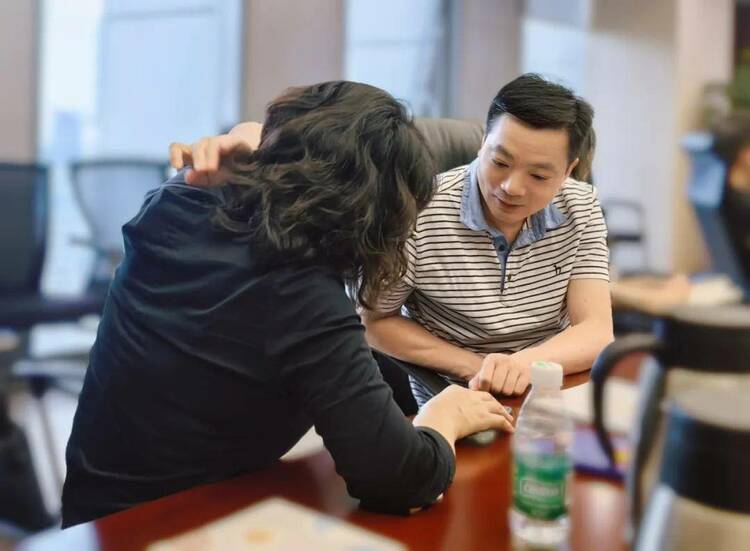 上海财经大学商学院南京站公开课《企业新生代传承的问题与对策》成功举办