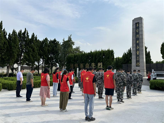 南通通州：烈士陵園勵初心 引領“準新兵”開啟軍旅新征程_fororder_圖片2