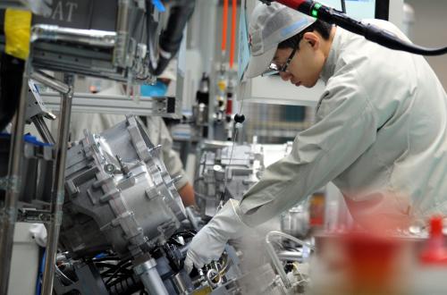 哈尔滨东安汽发新建生产线试生产