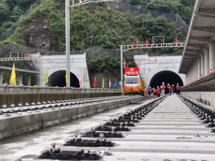 中铁八局参建川青铁路镇江关至黄胜关段开通运营_fororder_图片5
