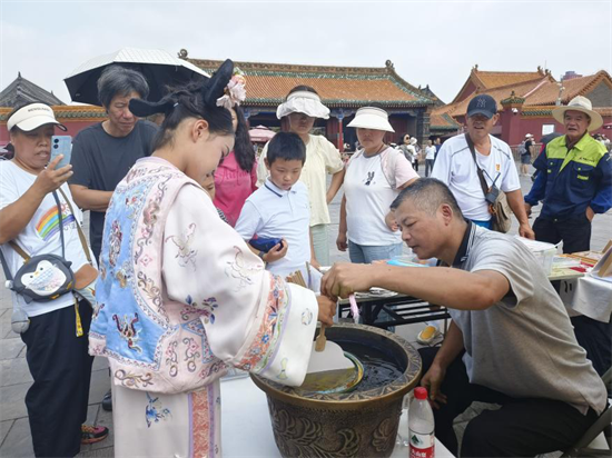 殘疾人文創市集亮相瀋陽故宮博物院 助力殘疾人就業創業增收_fororder_殘聯市集2