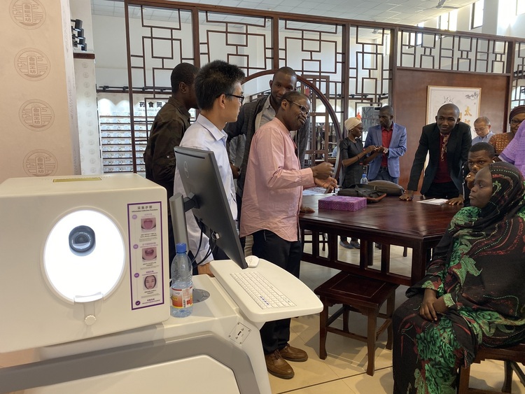 资讯有故事丨非洲中医博士迪亚拉：中医技术鲁班工坊是中国送给马里最好的礼物