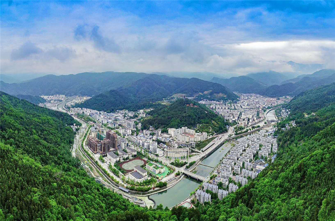 震後十年俯瞰青川 看不夠你的山綿延水潺潺