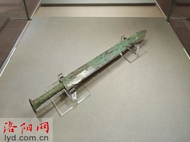 Luoyang Historical Artifacts Displayed in Suzhou with Epic Meet of Fu Chai's Two Swords