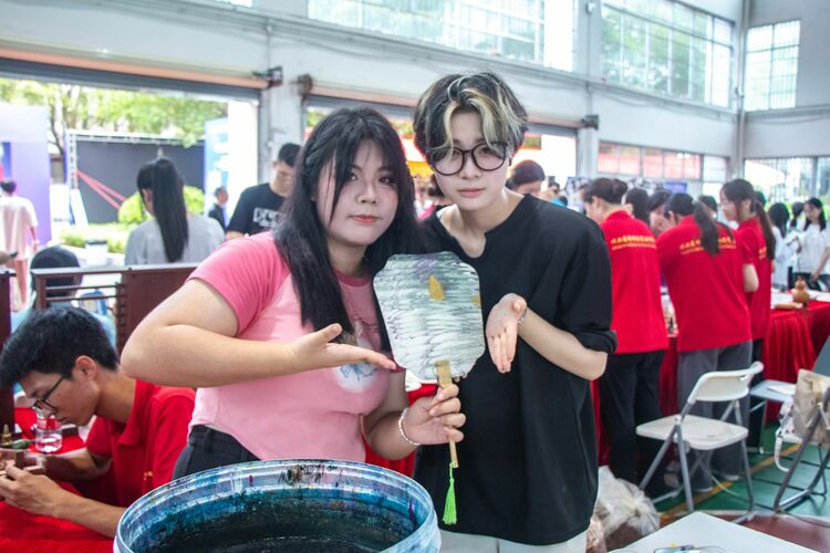 非遗传薪火 七彩启“新”缘！华南农业大学珠江学院喜迎5000余名2024级本科新生_fororder_12