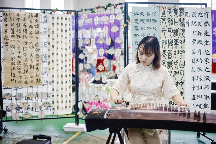 非遗传薪火 七彩启“新”缘！华南农业大学珠江学院喜迎5000余名2024级本科新生_fororder_8