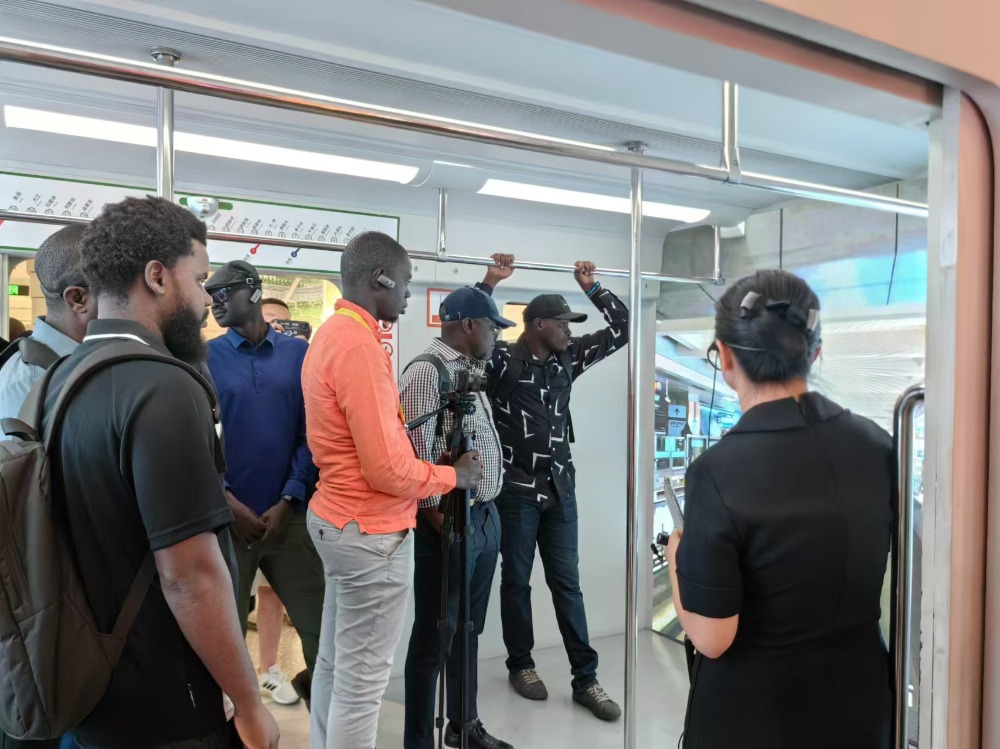 非洲媒體團來渝參訪 探尋重慶現代化通行證