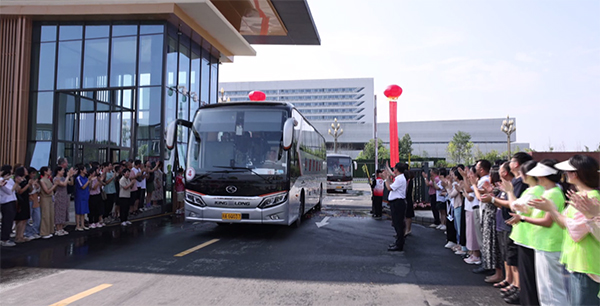 成都纺织高等专科学校邛崃产教园区迎来首批学生入住_fororder_欢迎仪式现场-供图-邛崃市委宣传部