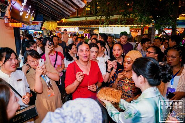 大使夫人夜訪陜西“威尼斯” 在“水上長安”感受古今交融的獨特韻味_fororder_圖片42