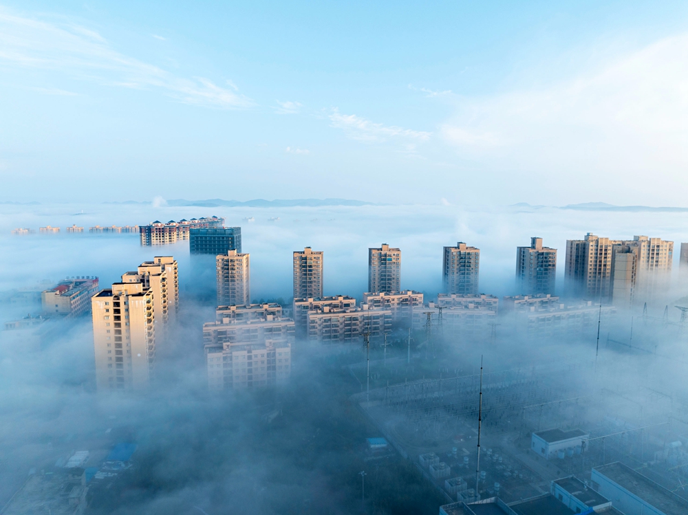 貴州威寧：雲海翻騰如畫卷_fororder_9月6日，威寧雲海美景2。（管慶巍 攝）