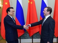 “中小企业合作”：中俄两国总理一拍即合