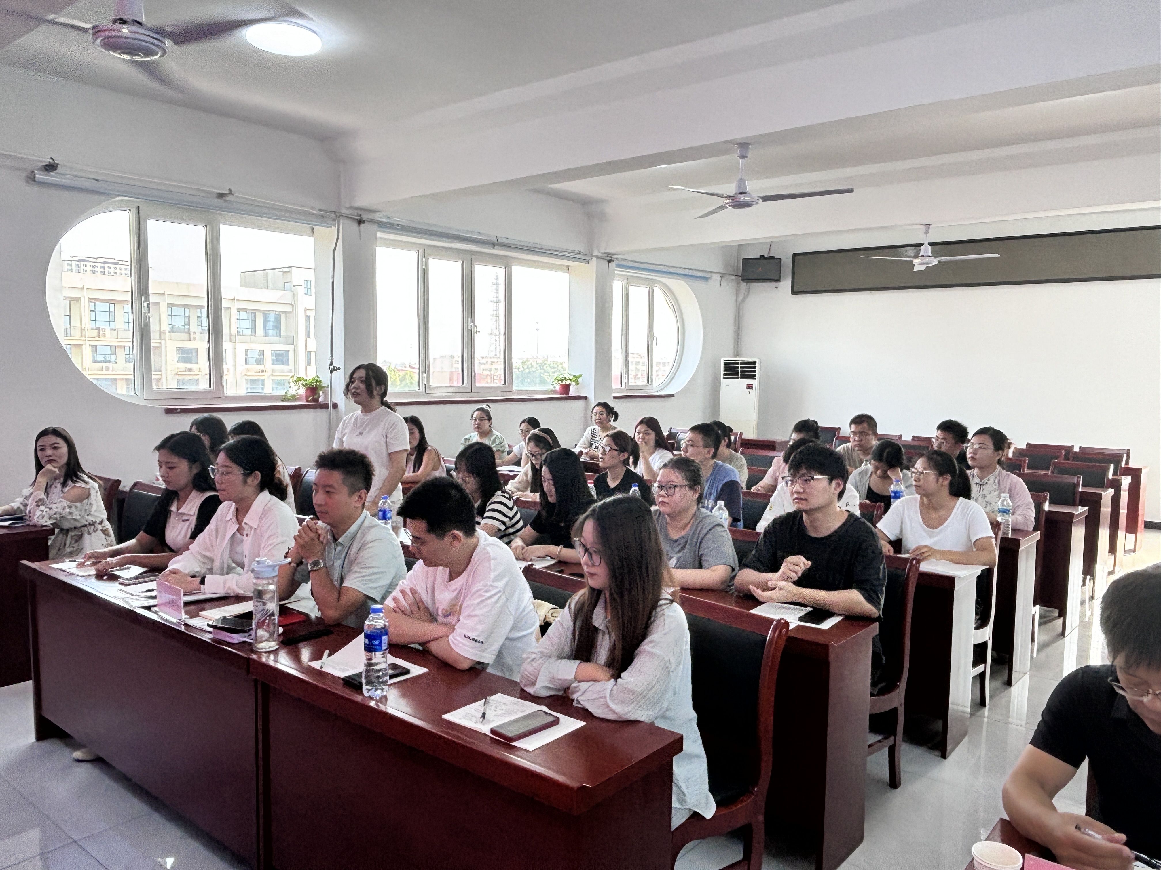 聚焦“引用留” 打造“农秀才” 徐水绘就“农才惠企”新图景_fororder_大学生经理人表态发言