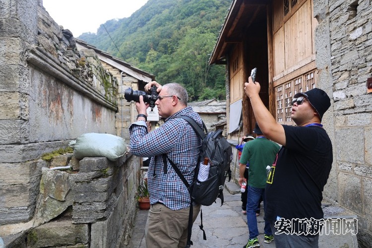 2024“視覺@中國”貴州行專項宣傳推廣活動|70余名國內外視覺領域專家學者雲集安順雲山屯采風