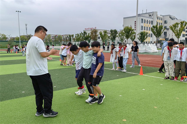 每天一節體育課 淮安市新安小學創新體育課模式促進學生全面發展_fororder_15