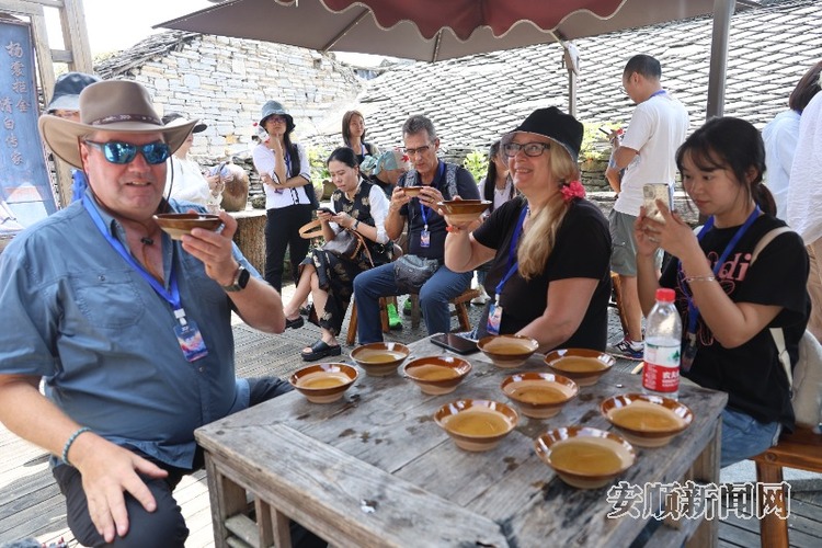 2024“視覺@中國”貴州行專項宣傳推廣活動|70余名國內外視覺領域專家學者雲集安順雲山屯采風