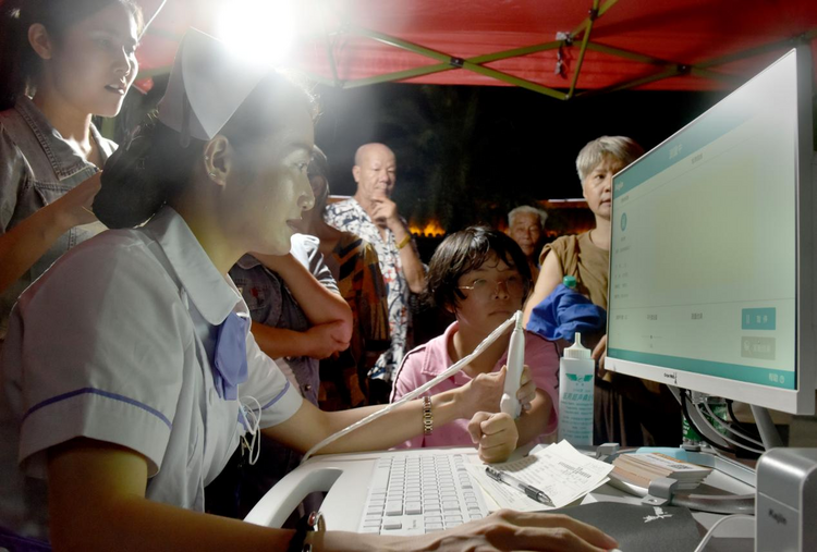 江西乐平：“爱心义诊”迎中秋_fororder_图片14