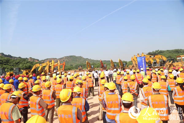 武汉开发区5个项目集中开工 奥山旅游小镇开工