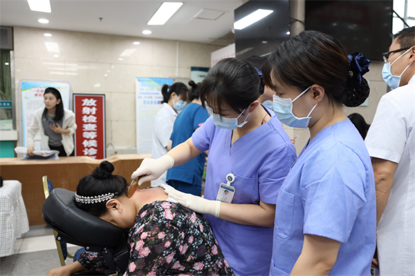 “中秋赋雅趣 沈骨赠健康” 市民近5000人次走进沈阳市骨科医院中医药文化夜市_fororder_杨薇骨科医院2