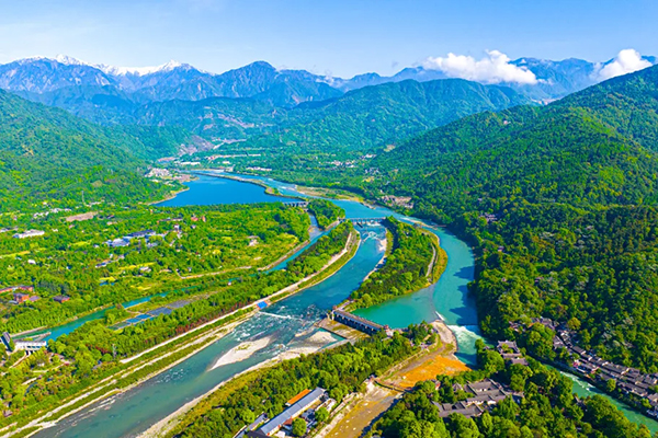 高“烤”30余天 都江堰引水12亿方为四川盆地“解暑”_fororder_图片-1