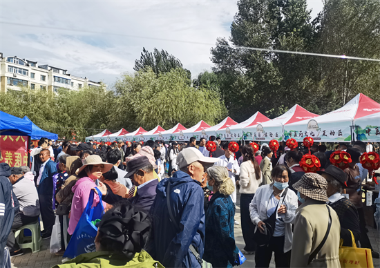 長春中醫藥大學附屬三院中醫藥文化養生集市掀熱潮_fororder_吉林中醫藥1