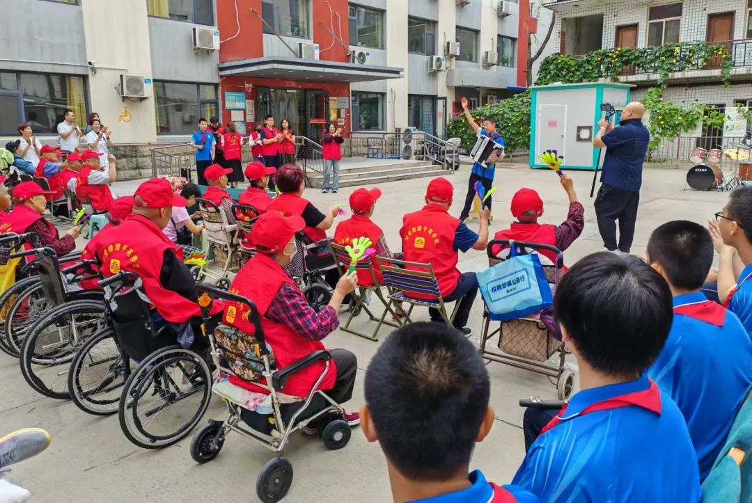 青春伴桑榆 欢乐迎中秋 | 二十三中学举办敬老爱老文艺演出