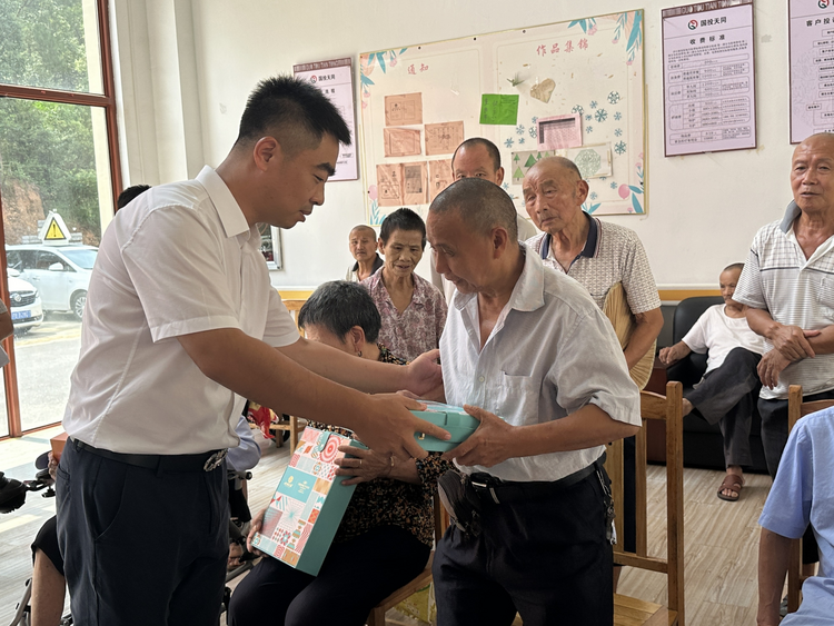 践行尊老敬老 央企援赣促振兴_fororder_图片1