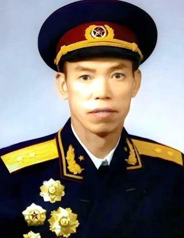 “万岁军”军长梁兴初