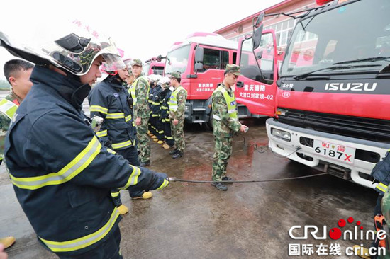 【法制安全】 重庆大渡口消防开展灭火救援应急拉动演练
