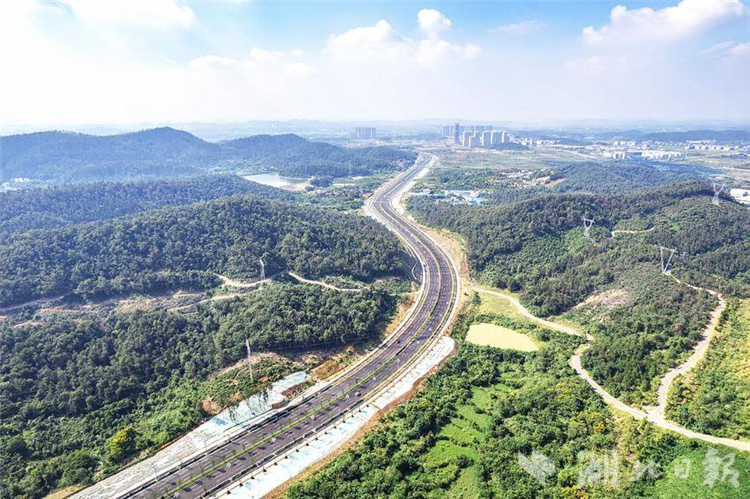 山湖大道通车 武汉再添一条生态南北大道_fororder_微信图片_20240919093141