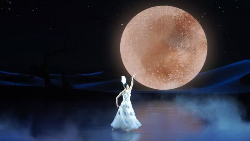 大型情景音画剧《千手千眼》在敦煌大剧院上演_fororder_WechatIMG267