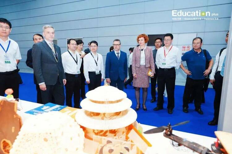 捷牧亮相2024国际职教大会现场，共研双元制职业培训发展新趋势