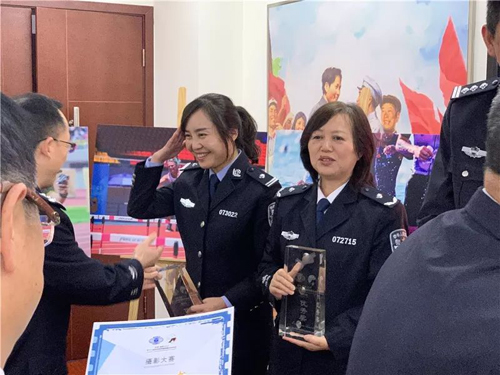 崇州市公安局民警攝影作品在第十八屆世界警察和消防員運動會攝影大賽中獲獎