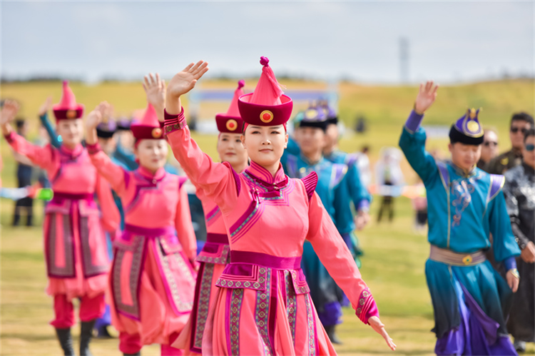 在武漢遇見那達慕 多彩非遺綻放文化活力_fororder_微信圖片_20240923090831