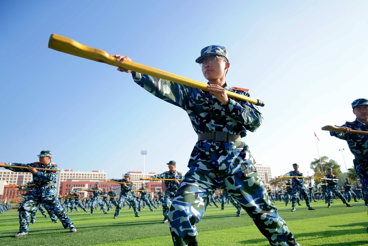 银川科技学院举行2024级新生开学典礼暨军训汇报表彰大会_fororder_DSC02218_副本_副本