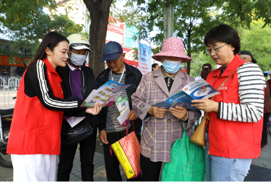 河北平泉開展全國科普日宣傳活動_fororder_河北平泉開展全國科普日宣傳活動647