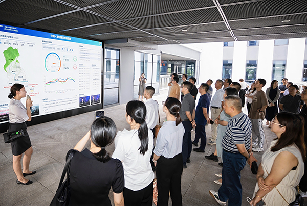 成都彭州市举办2024年宜居宜业和美乡村建设资源对接会_fororder_参观考察现场