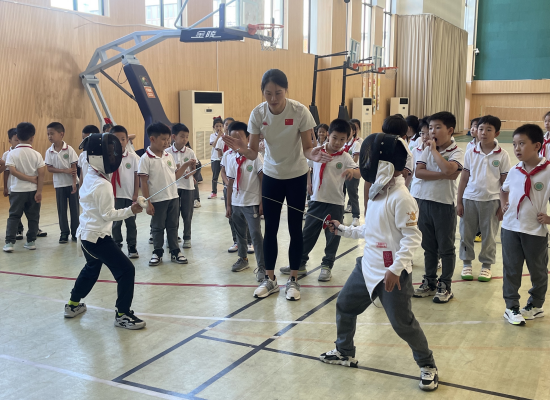 “傳承冠軍精神 爭做強國少年”主題活動亮相南京青奧村外國語小學_fororder_圖片 2