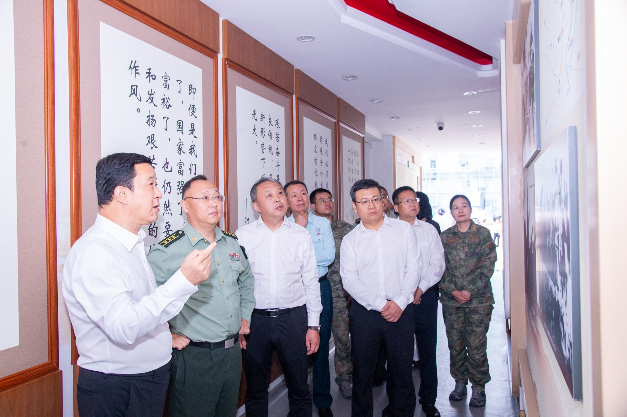 “双争”有我丨保定市满城区：京津冀医疗卫生协同发展结硕果_fororder_参观解放军第984医院 摄影 高泽涛