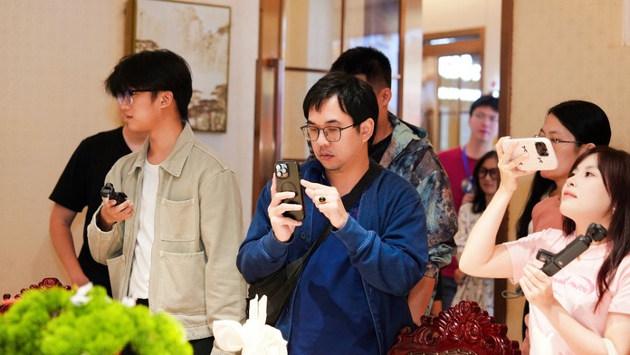 外国网红解锁“食”尚合肥 解密光影科技如何守护粮食安全