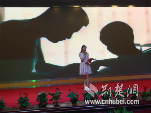 （文末带摘要）【时政动态】武汉江夏教育局开展“教育朗读者大会”展示活动