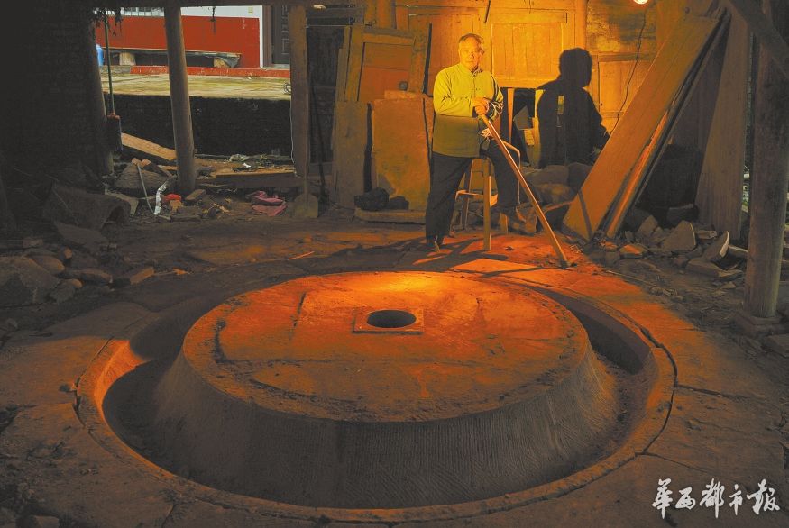 7旬木工自掏腰包 修復百年水碾坊