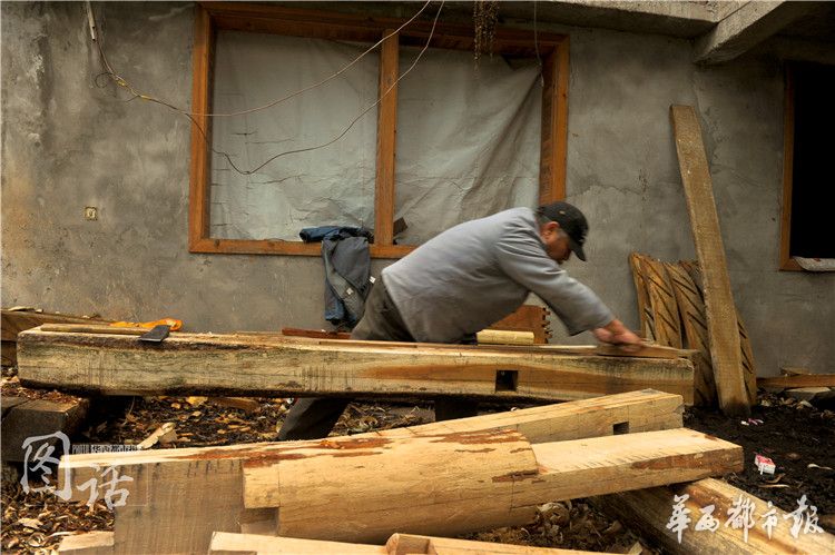 7旬木工自掏腰包 修復百年水碾坊