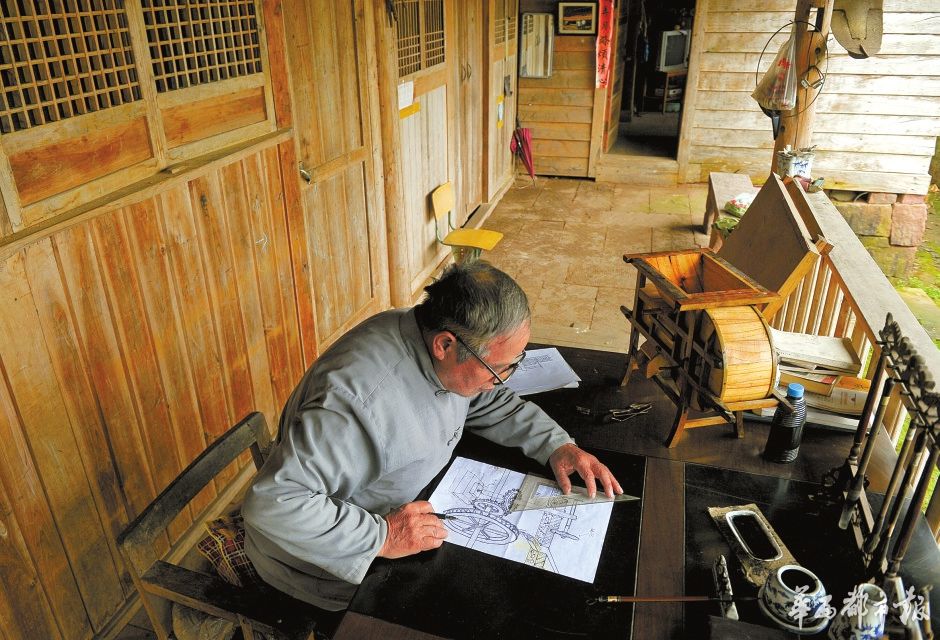 7旬木工自掏腰包 修復百年水碾坊