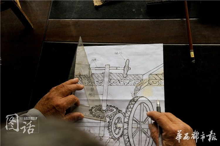 7旬木工自掏腰包 修復百年水碾坊