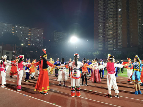 【科教 摘要】重庆一中第79届运动会开幕 各色表演精彩纷呈