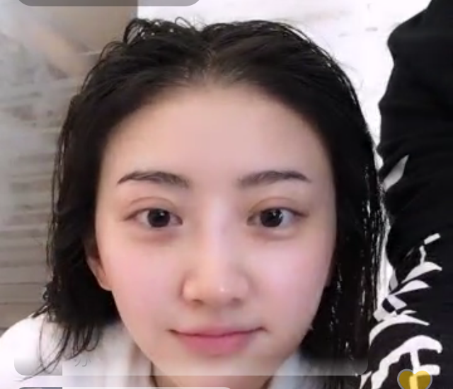 景甜素顏直播 雙眼皮比李小璐都寬