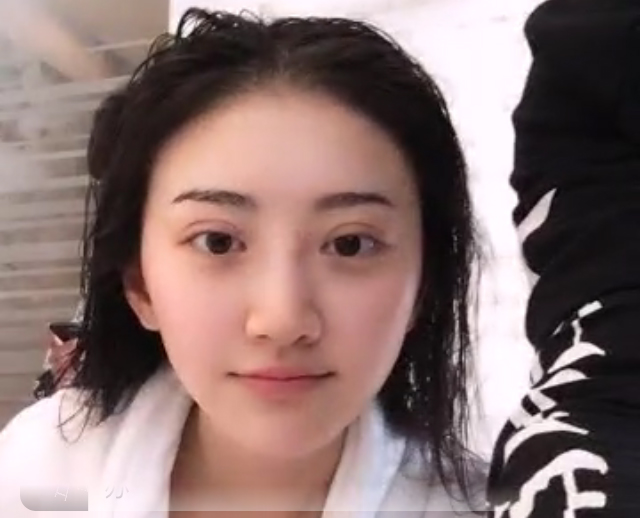 景甜素顏直播 雙眼皮比李小璐都寬