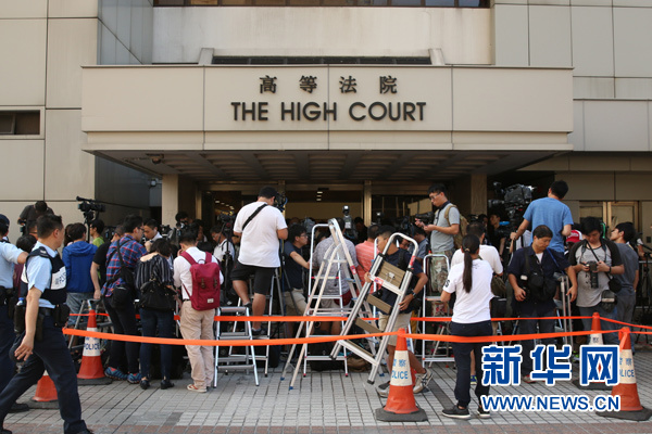 香港高等法院裁定取消兩名辱國候任議員就任資格 各界表示尊重和支持