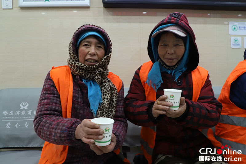 （已修改）【黑龍江】【原創】【圖集】哈爾濱：環衛人員“浴雪奮戰”保暢通 愛心企業“雪中送炭”暖人心