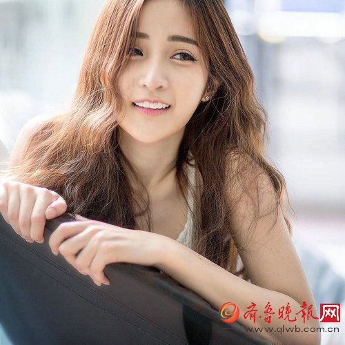 泰日韓中四國混血校花曬照 網友稱讚她天生遺傳了各國人種的優點 Feary近照